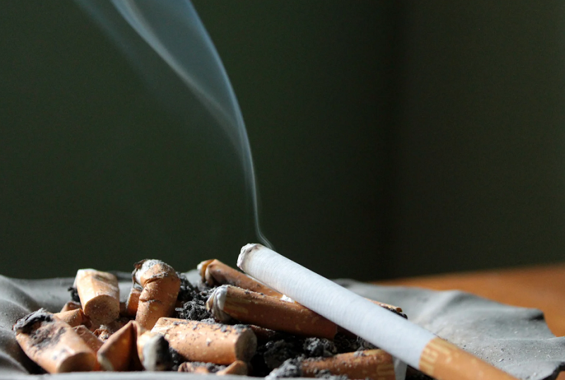 二手烟危害这么大，该怎么预防和解决呢？